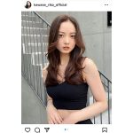 川瀬莉子、オトナセクシーな肌見せショットでお腹チラ見せ