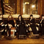 Little Glee Monster・芹奈＆manakaが卒業　ツアーファイナルで5人での活動を終了、新たなメンバー募集