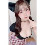 桃木兎羽、圧巻バストがこぼれる黒猫コスプレに歓喜の声