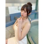 真島なおみ、フォロワー50万人超で感謝のバスタオルショット公開！