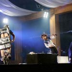 【ライブレポート】ゴールデンボンバーが2年ぶりのフェスで下ネタ全開の悪ふざけ！＜LuckyFM Green Festival＞