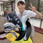 鷲見玲奈、白のゴルフウェアで魅せる脚線美で魅了！