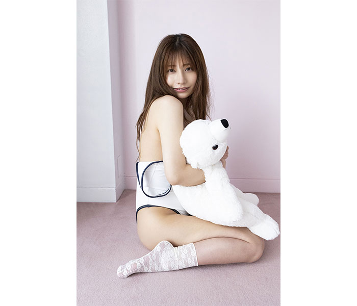 関コレ出演の鈴木優香、フェチを詰め込んだFカップ写真集リリース！
