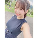 #2i2・十味、ノースリーブの衣装写真でウインクをプレゼント！