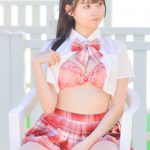 【写真特集 10枚】達家真姫宝（煌めき☆アンフォレント）、赤チェックの制服コスチュームで美谷間チラリ！＜近代麻雀水着祭2022＞