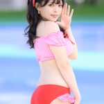 【写真特集 13枚】コスプレイヤー・つづく、ガーリーなギンガムチェック水着で透明肌をお届け！＜近代麻雀水着祭2022＞