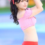 【写真特集 13枚】コスプレイヤー・つづく、ガーリーなギンガムチェック水着で透明肌をお届け！＜近代麻雀水着祭2022＞