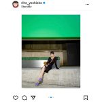 吉岡里帆、黒ワンピースから美脚披露！