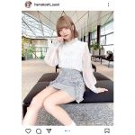 Sweet Alley・濱越さおり、透け感レーストップスにタイトミニで太ももチラリ！