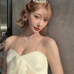 明日花キララ、ふっくら美バストと美谷間あらわな純白プリンセスドレス姿を披露！