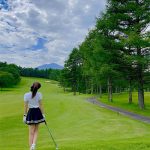 ダレノガレ明美、ミニスカひらりでゴルフのベストスコア報告！