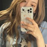 宮脇咲良、美しい陶器肌な超近距離自撮りショットにファン歓喜！