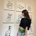 荻野由佳、くびれあらわなヘソ出しルックで『見せパン姿』を披露！