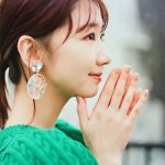 AKB48・柏木由紀、半袖ニットで微笑むショットに「女神みたいだ～」「大人な表情、素敵です」と歓喜の声！