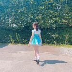 トリンドル玲奈、ポニテ×超ミニ丈で美脚際立つアイドルショット披露！