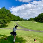 ダレノガレ明美、ミニスカひらりでゴルフのベストスコア報告！