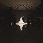 舟山久美子、3年越しのウエディングドレス姿で夫との2ショットを公開！