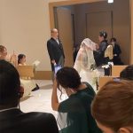 舟山久美子、3年越しのウエディングドレス姿で夫との2ショットを公開！