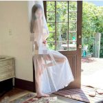 あのん、レースのカーテンにくるまり透けボディ披露！