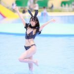 【写真特集】小鳥遊彩花（81moment）、黒レザーのバニーコスチュームでセクシー美脚全開！＜近代麻雀水着祭2022＞