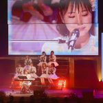 NGT48・古舘葵、『ぎこちない通学電車』を弾き語り！同期に見守られたほっこりステージを届ける