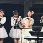 NGT48・古舘葵、『ぎこちない通学電車』を弾き語り！同期に見守られたほっこりステージを届ける