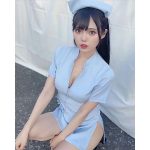 dela・後藤ひなの、ミニスカのセクシーナースでお目覚めサポート