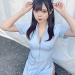 dela・後藤ひなの、ミニスカのセクシーナースでお目覚めサポート