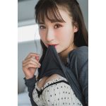 『可愛すぎるビールの売り子』伊藤愛真、胸元チラ見せやボディースーツ姿で悩殺する写真集先行カット第2弾公開