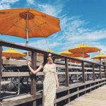 板野友美「色気ダダ漏れ」、ビーチで魅せるワンピース姿のポートレート披露