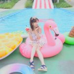 AKB48・柏木由紀、千葉恵里撮影のオフショットで見事な生脚大胆披露！