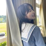 日向坂46・加藤史帆、「ひなこい」制服姿でシャボン玉を楽しむ