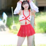 【写真特集 8枚】美里朱音（Pretty Ash）、キツネ耳×巫女コスチューム姿を披露＜近代麻雀水着祭2022＞