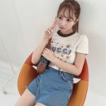 三上悠亜、ミニ丈デニムから生脚披露！「可愛すぎ似合いすぎです」