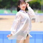 【写真特集 7枚】美里朱音（Pretty Ash）、スケスケな『彼シャツ』ビキニをセクシー＆キュートに披露！＜近代麻雀水着祭2022＞
