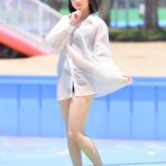 【写真特集 7枚】美里朱音（Pretty Ash）、スケスケな『彼シャツ』ビキニをセクシー＆キュートに披露！＜近代麻雀水着祭2022＞