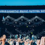 緑黄色社会、『ジャイガ』で躍動感いっぱいのライブパフォーマンスを届ける＜OSAKA GIGANTIC MUSIC FESTIVAL 2022＞