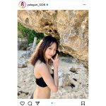 AKB48・小栗有以、チューブトップビキニで振り向く天使の微笑みをお届け！