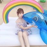 AKB48・大盛真歩、肌見せの水着衣装で脚線美全開！「ビジュ大爆発してる」