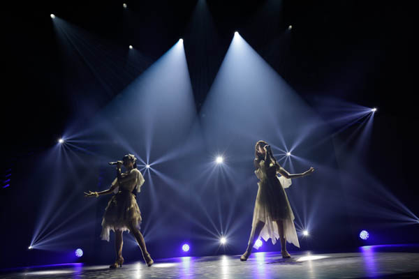 ClariS、約2年10カ月ぶりとなる有観客ライブをLINE CUBE SHIBUYAで開催