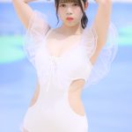 【写真特集】寺田すず（ハープスター）、フリル付きの白ワンピビキニで魅せる透明ボディ＜近代麻雀水着祭2022＞