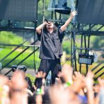 【ライブレポート】Creepy Nutsが炎天下を真夜中に変え「のびしろ」しかないステージを展開！＜LuckyFM Green Festival＞