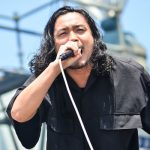 【ライブレポート】Creepy Nutsが炎天下を真夜中に変え「のびしろ」しかないステージを展開！＜LuckyFM Green Festival＞