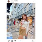 てんちむ、へそ出しピッタリニット&タイトミニで美脚あらわなショットを公開！