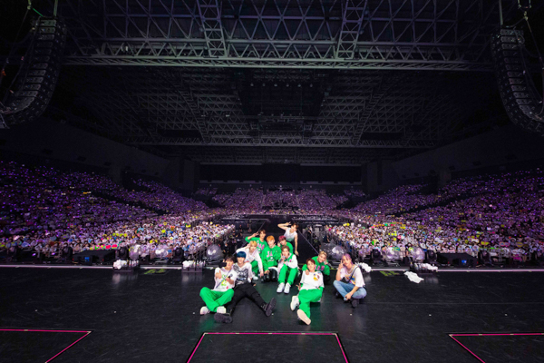 JO1、全国アリーナツアー福岡公演で新曲「SuperCali」をサプライズ初披露！地元・福岡出身、川尻蓮「こんな力強いメンバーと一緒に来れたことが誇らしい」