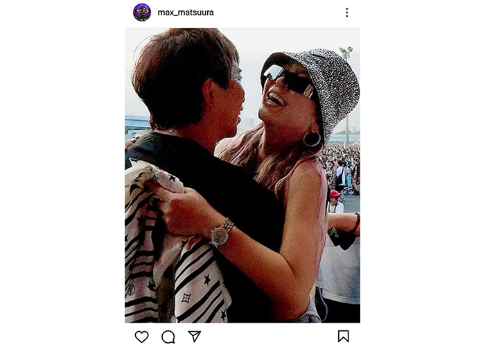 エイベックス松浦会長、浜崎あゆみと熱い抱擁「めちゃめちゃ良い写真」「お互い幸せ全開」と反響の声！