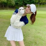 ダレノガレ明美、美脚を大胆披露したミニスカゴルフウェアを公開！