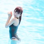 【写真特集】みつき（必殺エモモモモ7）、競泳水着でプールに浸かり濡れ肌ボディをセクシーに見せつけ＜近代麻雀水着祭2022＞