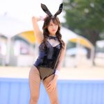 【写真特集】神谷泉水（トゥラブ）、王道バニーガール衣装で圧倒的な美脚を届ける！＜近代麻雀水着祭2022＞