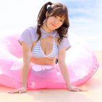 【写真特集】愛白かなた（81moment）、高めツインテールが可愛すぎる縞模様ビキニ姿を披露＜近代麻雀水着祭2022＞